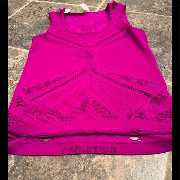 FABLETICS Womens Isabella Knit Magenta Tank Medium EUC - Picture 3 of 10